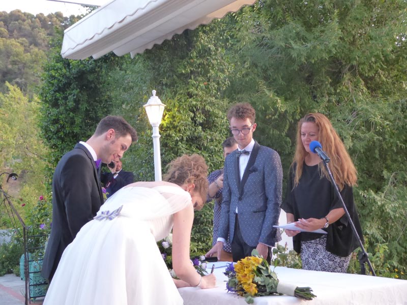Signing the marriage certificate. Hayden & Andrea's wedding, Granada ES